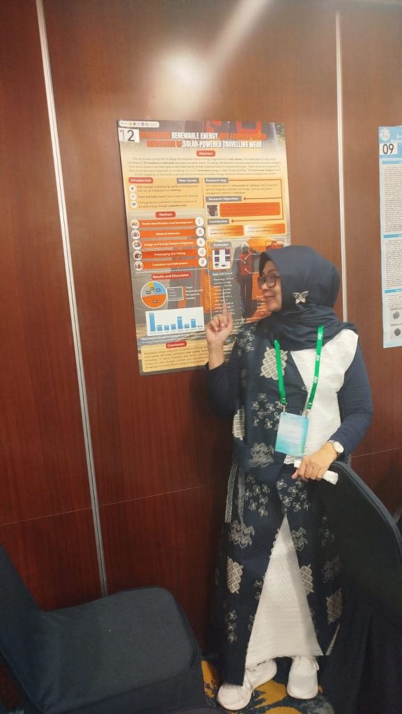 Deny Arifiana Dosen S2 Industri Kreatif UNESA